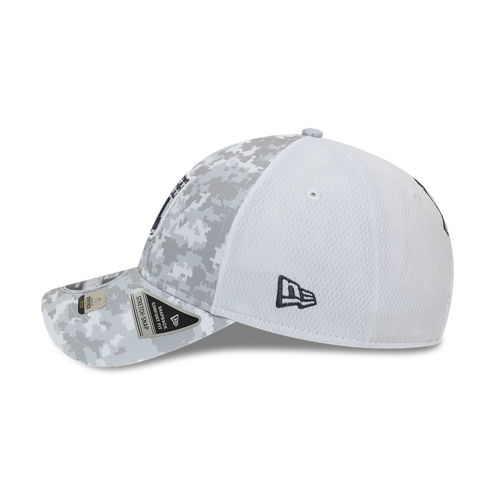 NFL Logo Hat - Grey Camouflage Salute To Service NFL 9Forty Stretch Snapback Cap - New Era